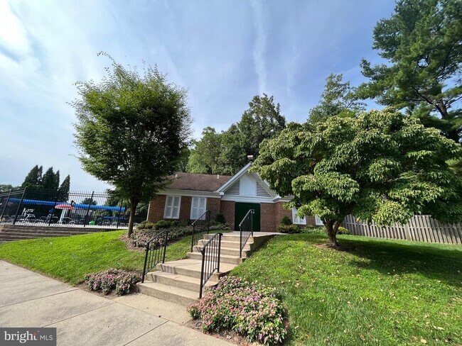 Building Photo - 14104 Valleyfield Dr