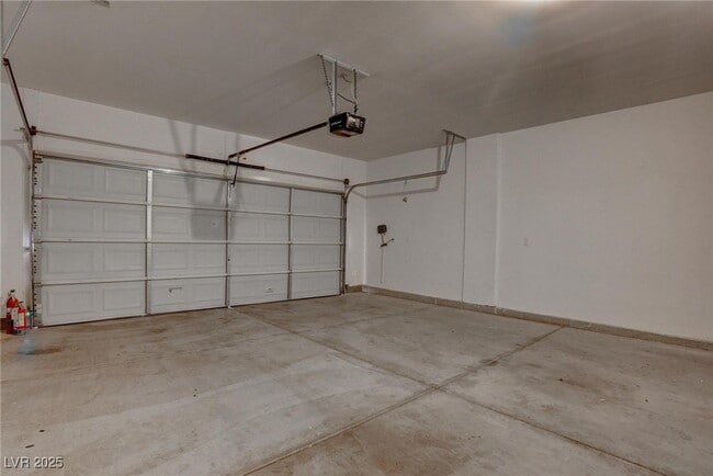 Building Photo - 1140 Cactus Rock St