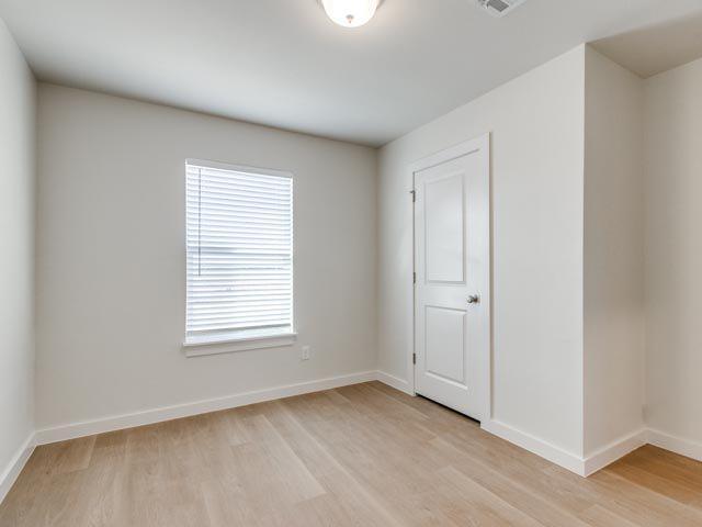 Building Photo - 1702 Highland Loop