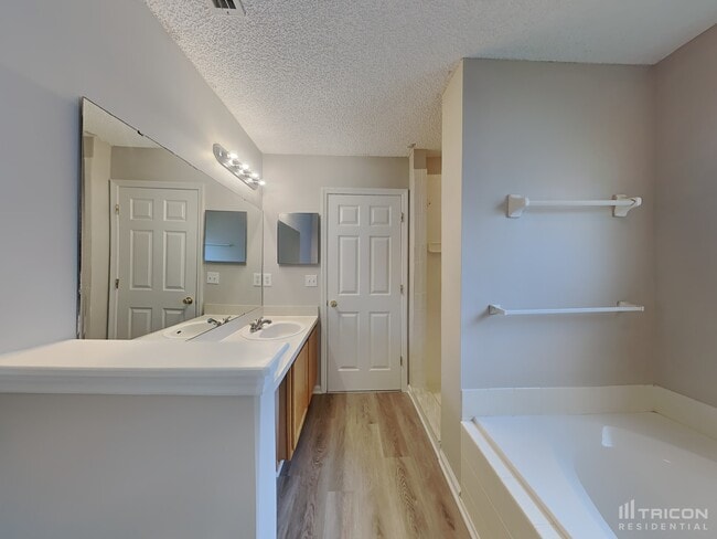 Building Photo - 4500 Loveland Pass Dr E