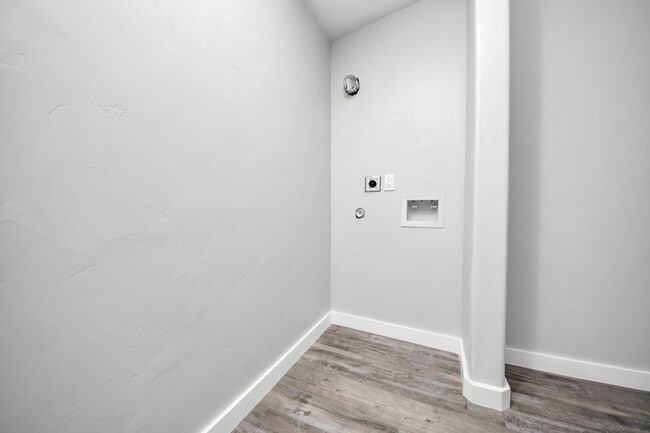 Building Photo - 6201 Batterson St
