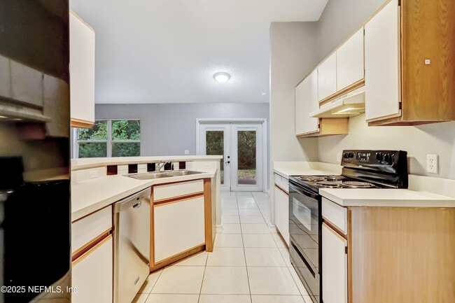 Building Photo - 13002 Viburnum Dr S