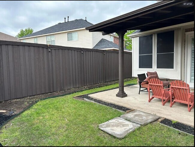 Building Photo - 8128 Grand Canyon Dr