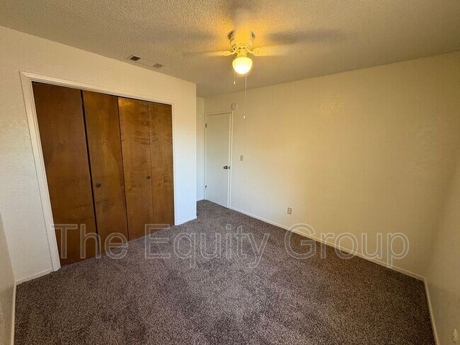 Building Photo - 947 W Seeger Ave