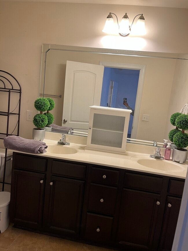 Building Photo - 36 Jumpmaster Dr