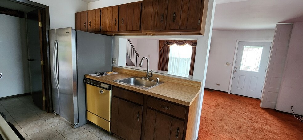 Building Photo - 322 Russet Way