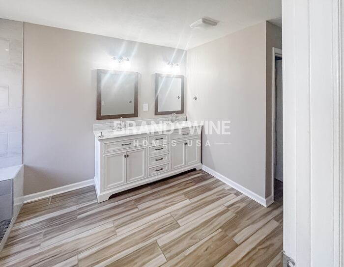 Building Photo - 13313 Redwood Ln