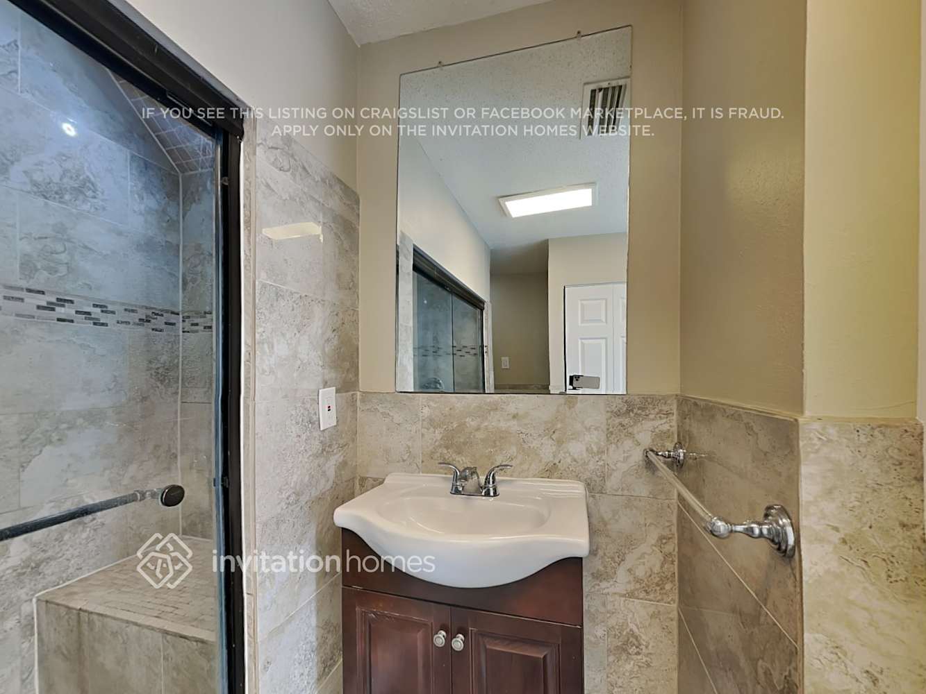 Building Photo - 8380 Jacaranda Ave