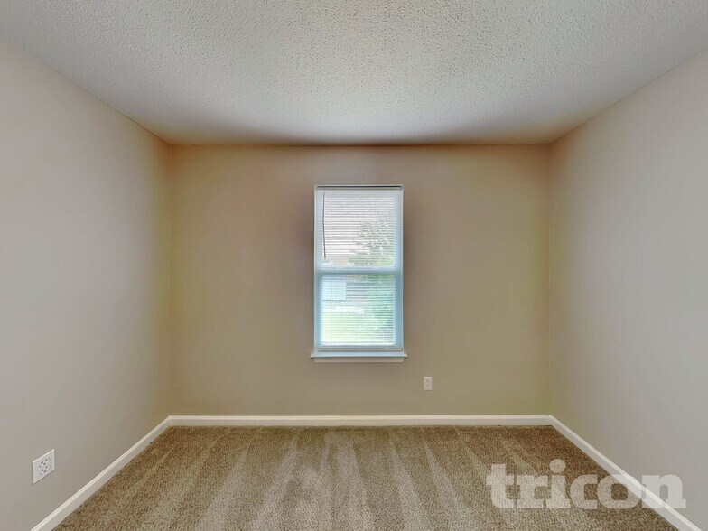 Building Photo - 108 Woodlands Village Dr