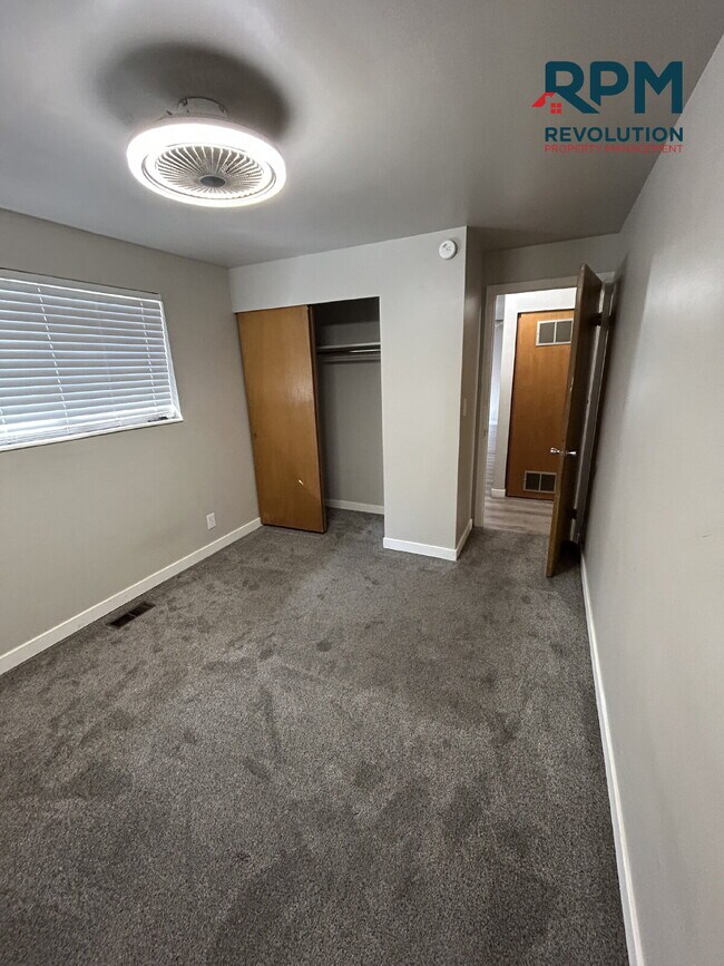 Building Photo - Charming 2-Bed in Washington Terrace