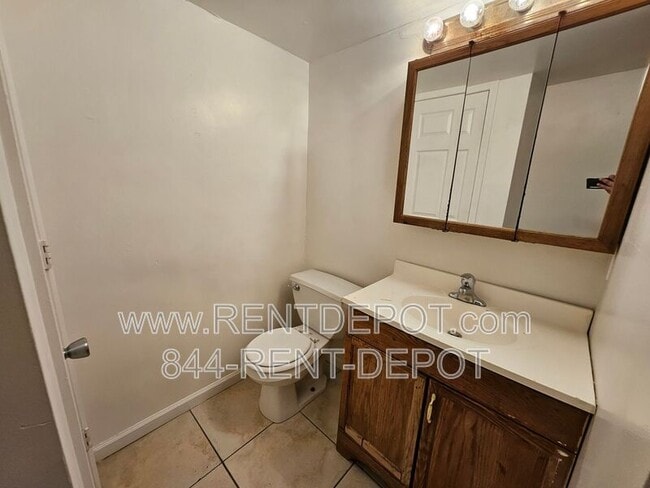 Building Photo - 308 E Iowa St