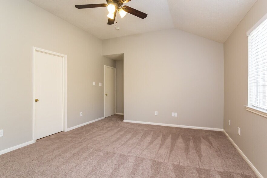 Building Photo - 32123 Decker Oaks Dr