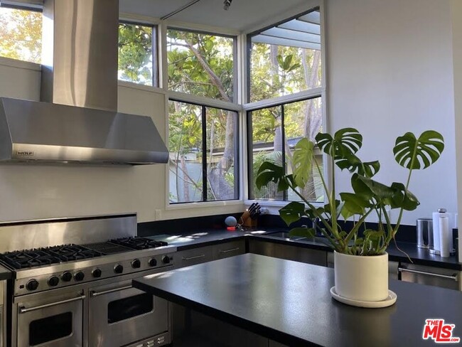 Building Photo - 30611 Las Estrellas Dr