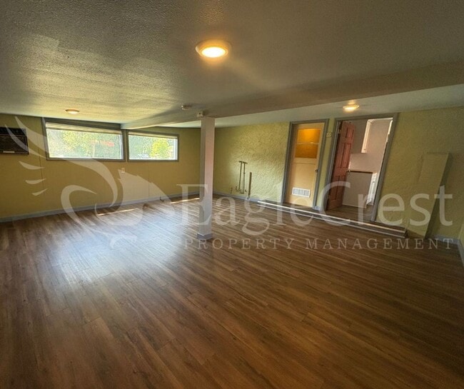 Building Photo - Two Bedroom House with Bonus Room Located ...