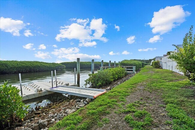 Building Photo - 2254 Harbour Ct Dr