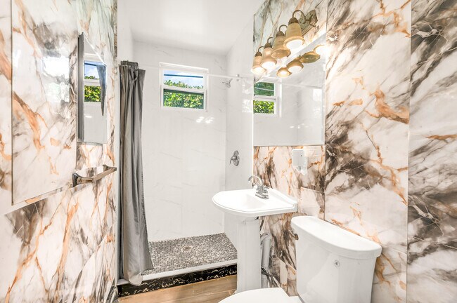 Building Photo - 751 NW 2nd St