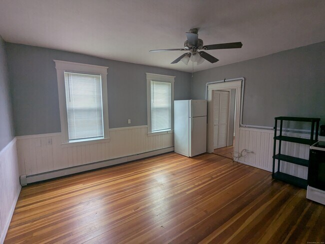 Building Photo - 23 Lyman St