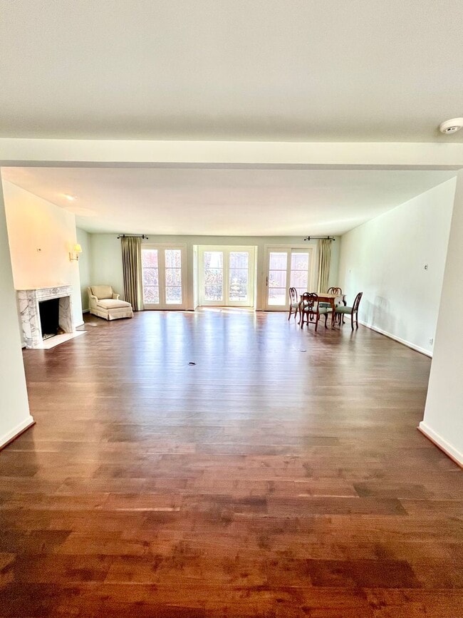 Building Photo - Rare rental opportunity in gated Garden Park!