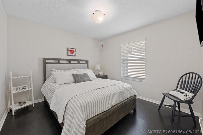 Building Photo - 1871 Corsica Dr
