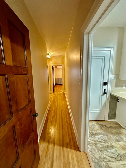 Building Photo - 3540 Irving Ave S