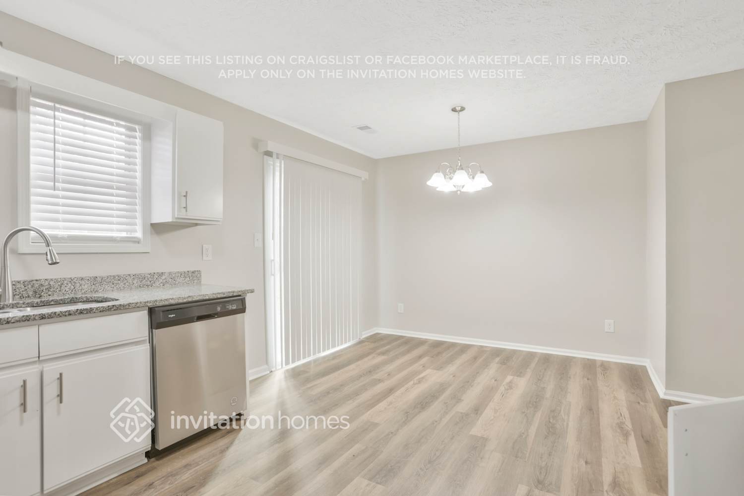 Building Photo - 1052 Autumn Crest Dr