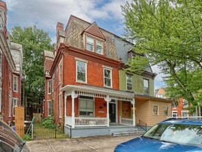 Building Photo - Large Updated 4 BR Home!