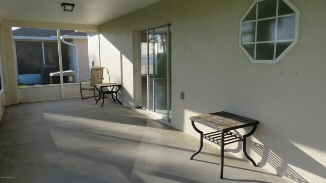 Building Photo - 1777 Sawgrass Dr SW