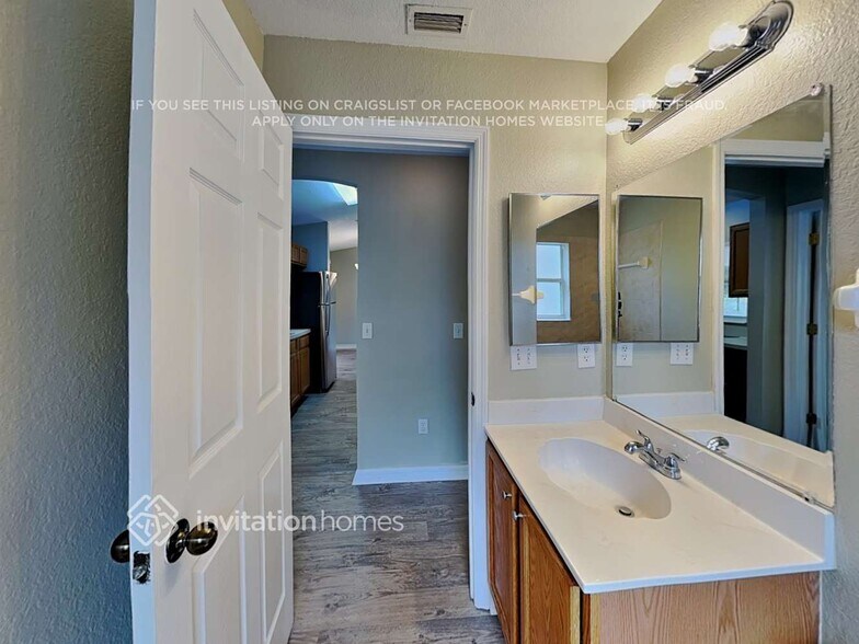 Building Photo - 6915 Glacier Ave