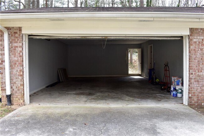 Building Photo - 2576 Peyton Woods Trail SW