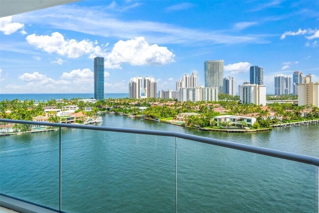 Building Photo - 19707 Turnberry Way