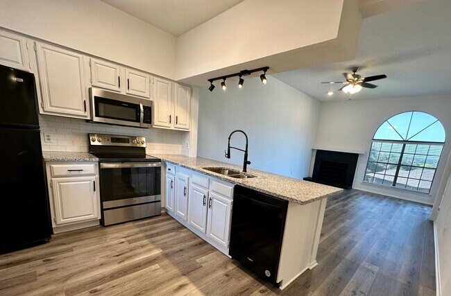 Primary Photo - 218 Henry Chandler Dr
