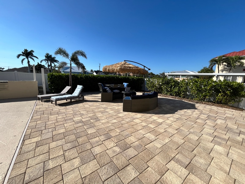 Building Photo - 5240 Chiquita Blvd S