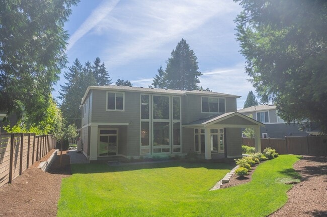 Building Photo - 5Bd/4.25Ba Kirkland House