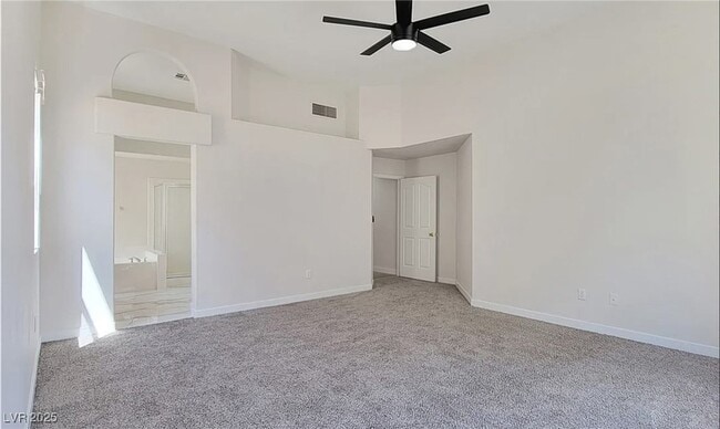 Building Photo - 24 Staghorn St