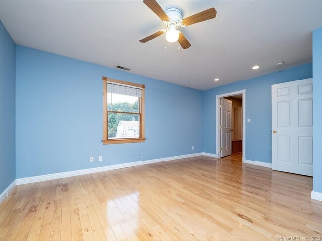 Building Photo - 8 Maplewood Terrace