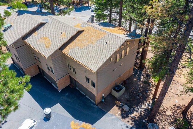 Building Photo - 820 Oriole Way
