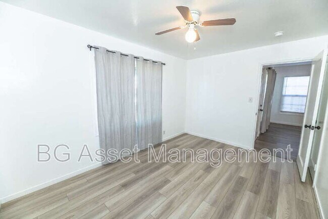 Building Photo - 1428 Monterey St