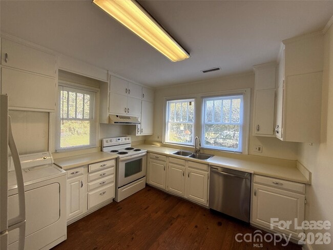 Building Photo - 1133 Princeton Ave