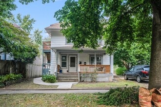 Building Photo - Short