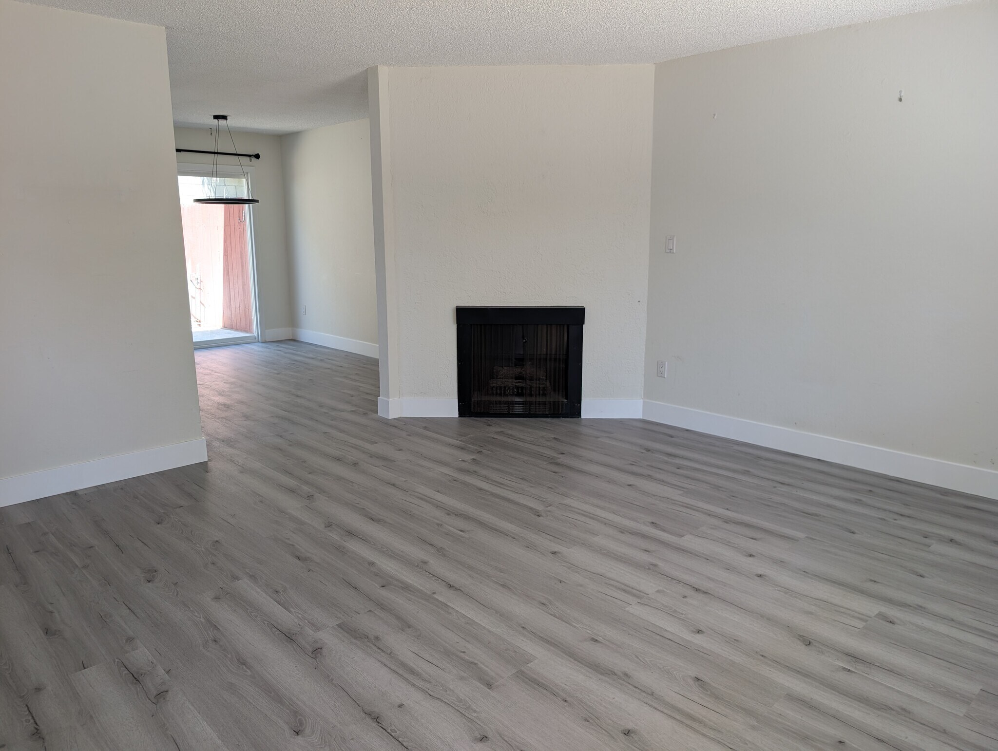 Building Photo - 5166 Dunbar Dr