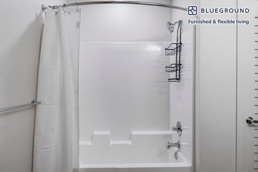 Building Photo - 1955 129th Ave NE