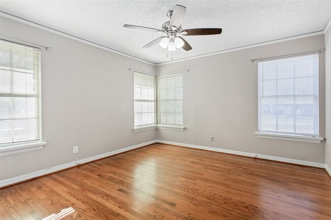 Building Photo - 9306 Forest Hills Blvd