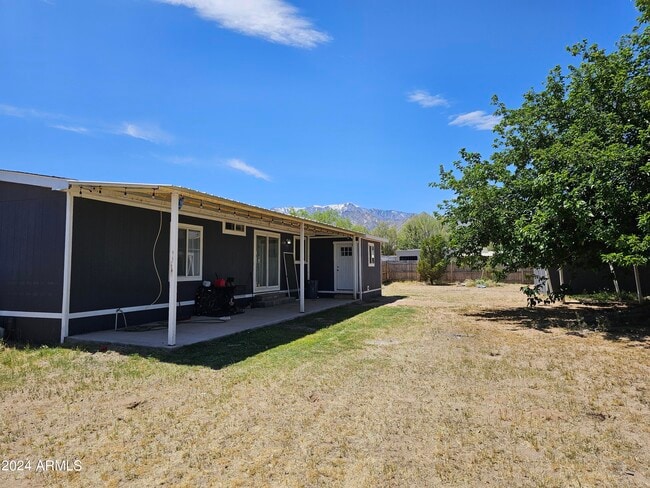 Building Photo - 1042 W Ocotilla St