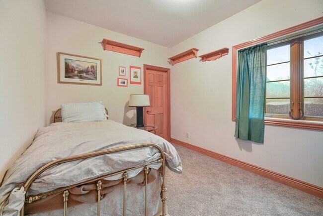Building Photo - 9154 Daybreaker Dr