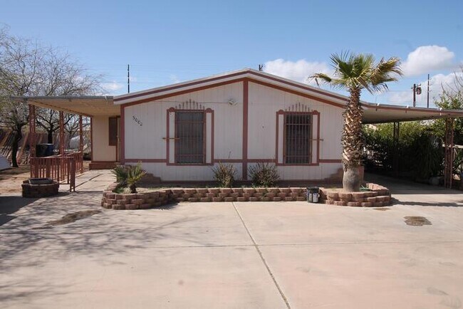 Building Photo - 5002 S 11th Ave