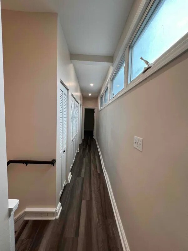 Building Photo - 521 Avery St