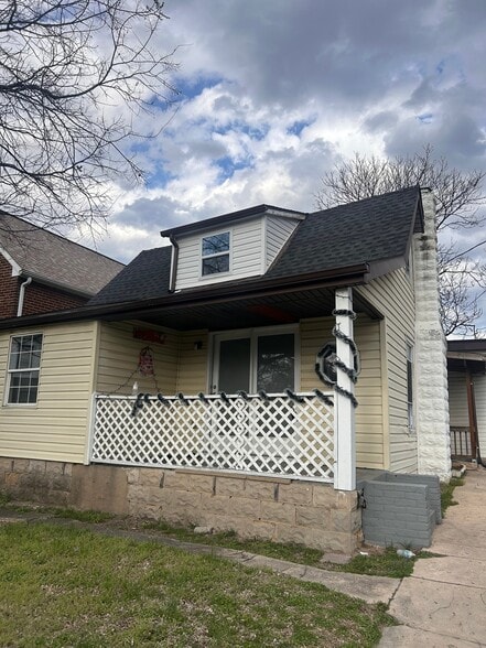 Building Photo - 1803 Homberg Ave