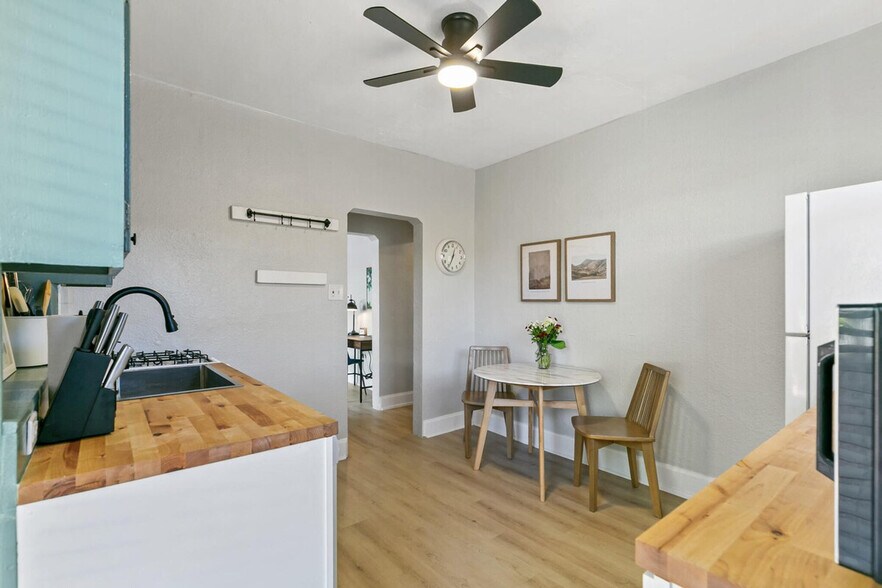 Building Photo - 1073 N Downing St