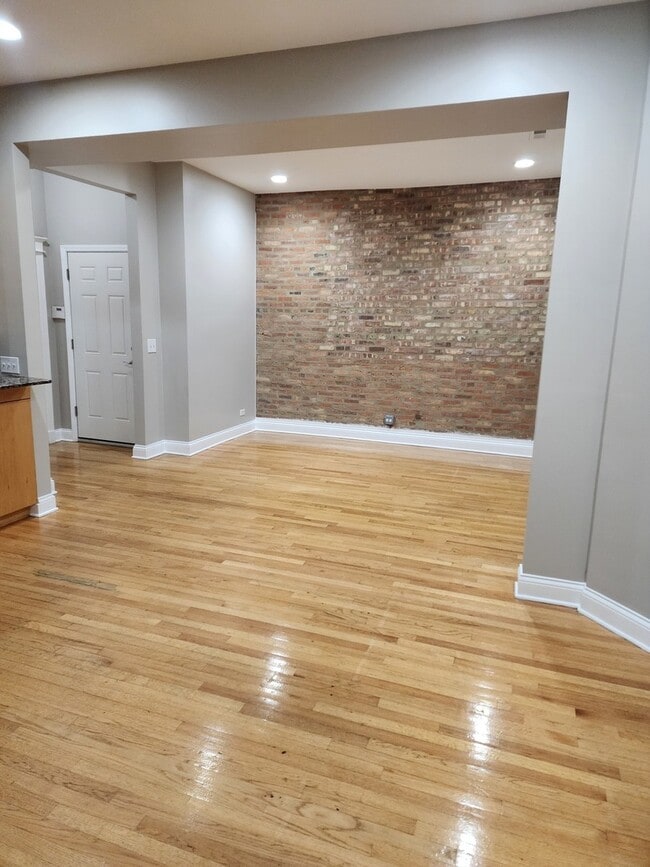 Building Photo - 4941 S Michigan Ave