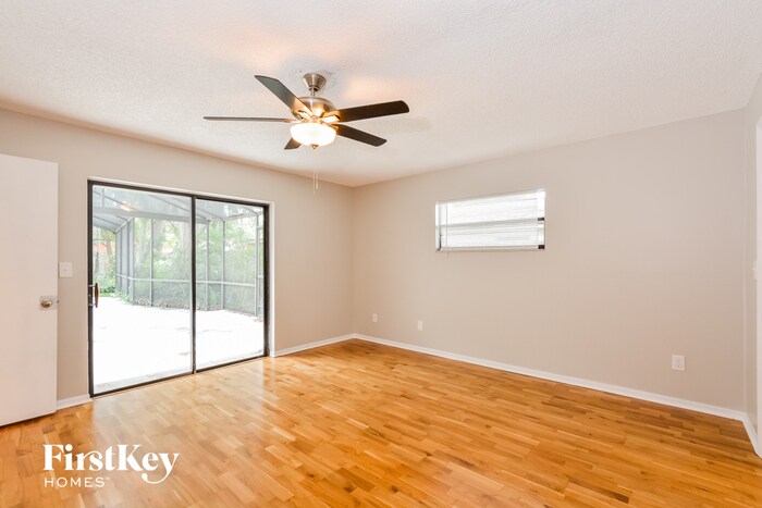 Building Photo - 111 Slade Dr